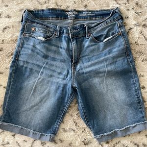 Levi’s Bermuda Shorts